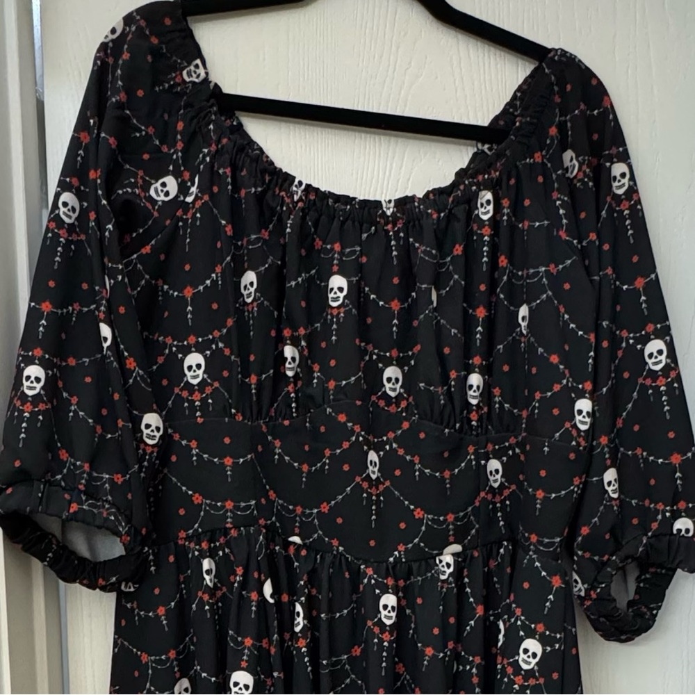 Marie-Thérèse Peasant Dress in Halloween Skull Lace Crepe